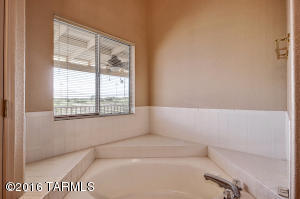 9637 E Paseo Del Tornasol Rd, Tucson, AZ 85747 photo 33