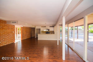 8739 E Dexter Dr, Tucson, AZ 85715 photo 5
