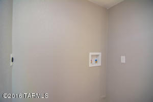 8739 E Dexter Dr, Tucson, AZ 85715 photo 9