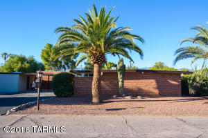 8739 E Dexter Dr, Tucson, AZ 85715 photo 2