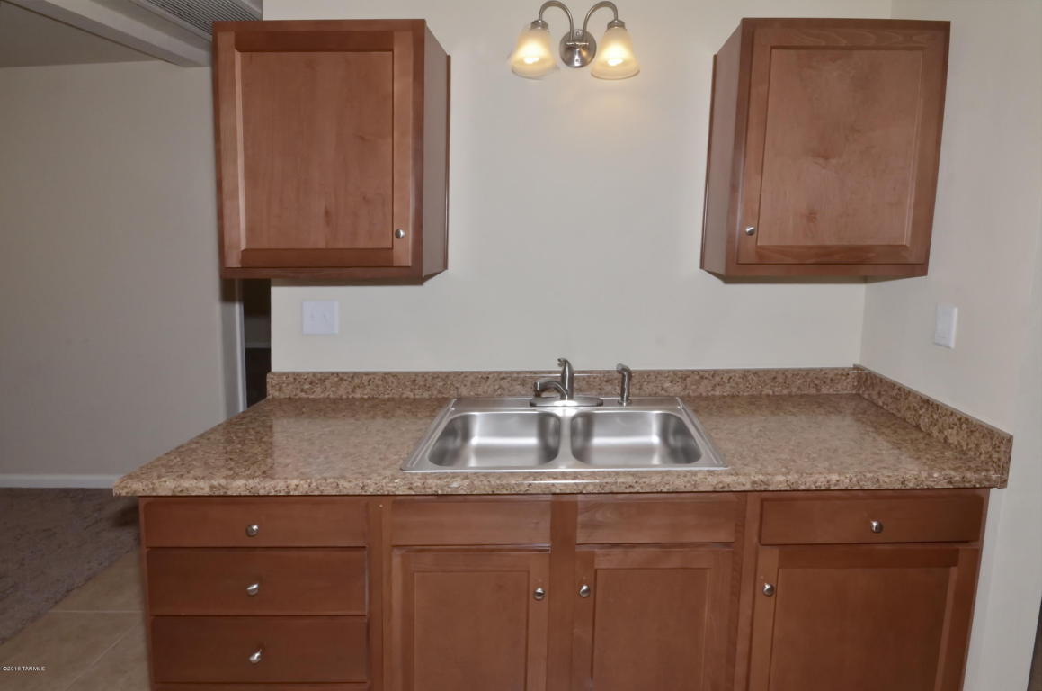127 E 33rd St, Tucson, AZ 85713 photo 7