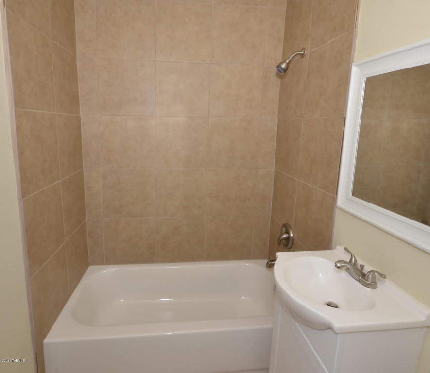 127 E 33rd St, Tucson, AZ 85713 photo 9