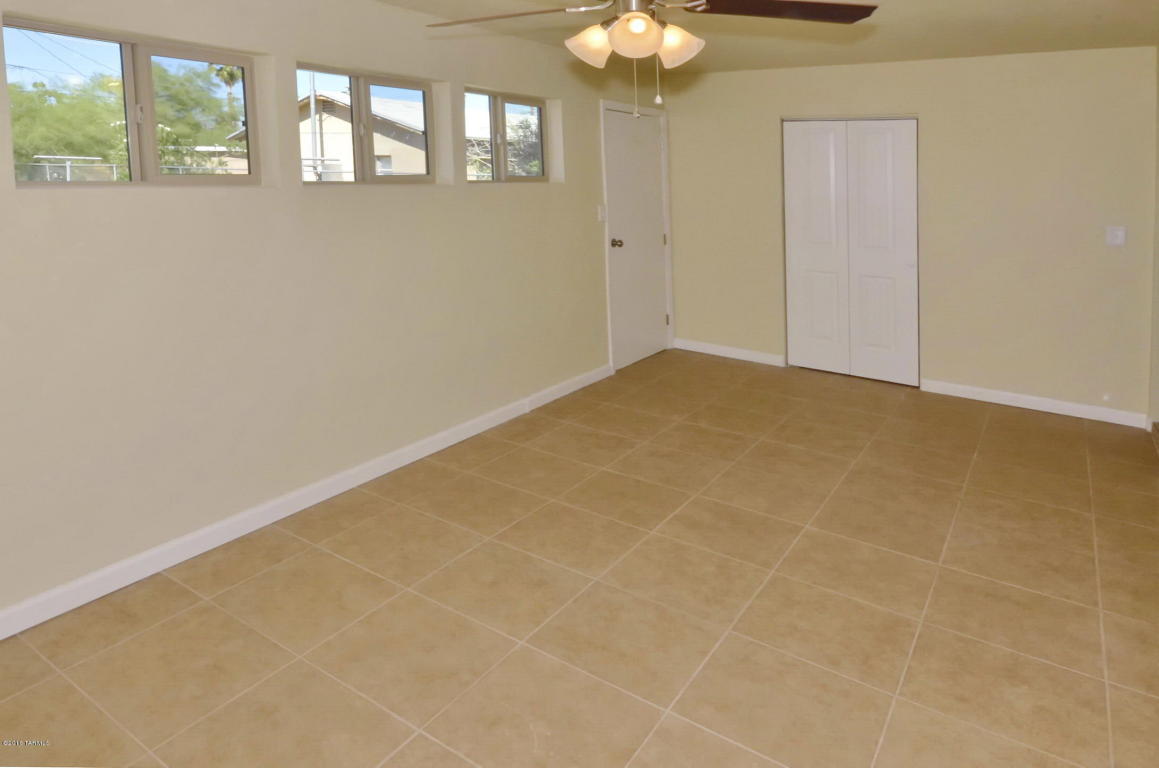 127 E 33rd St, Tucson, AZ 85713 photo 18