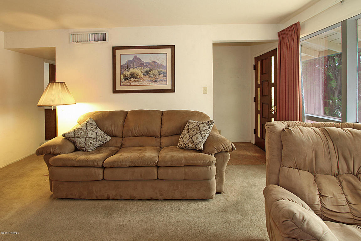 6517 Eli Dr, Tucson, AZ 85710 photo 3
