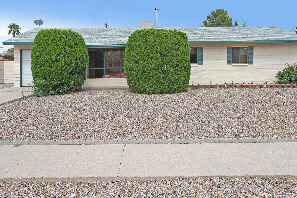 6517 Eli Dr, Tucson, AZ 85710 photo 2