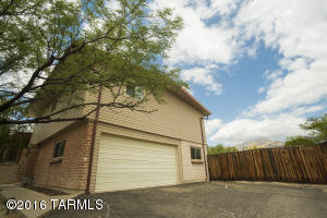 8235 E Rawhide Trl, Tucson, AZ 85750 photo 3