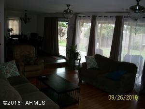 9364 E Stella Rd, Tucson, AZ 85730 photo 2