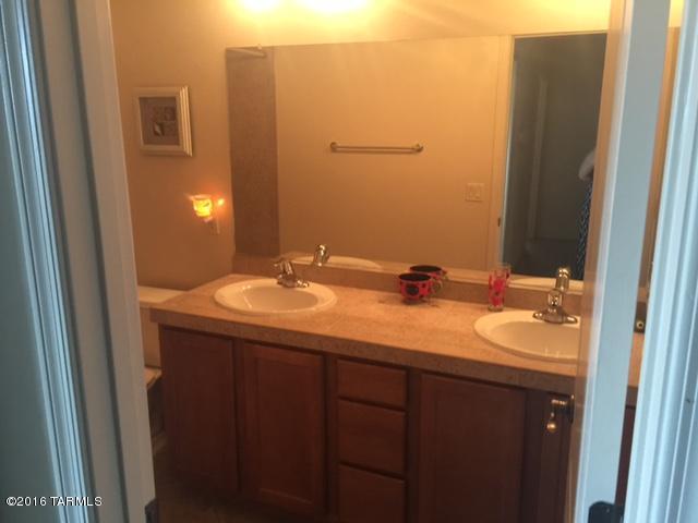 7622 E Picket Fence Ln, Tucson, AZ 85756 photo 11