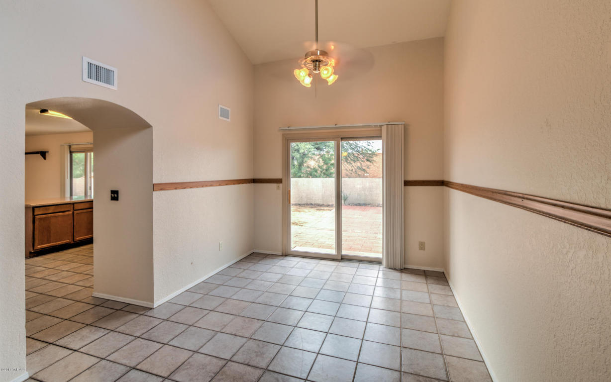 4727 W Latchstring Ct, Tucson, AZ 85741 photo 8