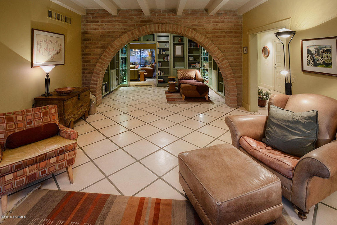 2140 E Circulo Solaz, Tucson, AZ 85718 photo 7