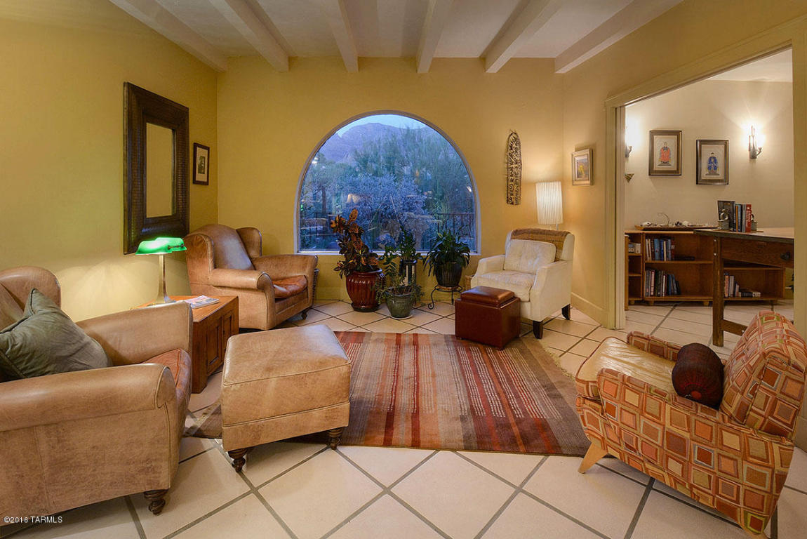 2140 E Circulo Solaz, Tucson, AZ 85718 photo 6