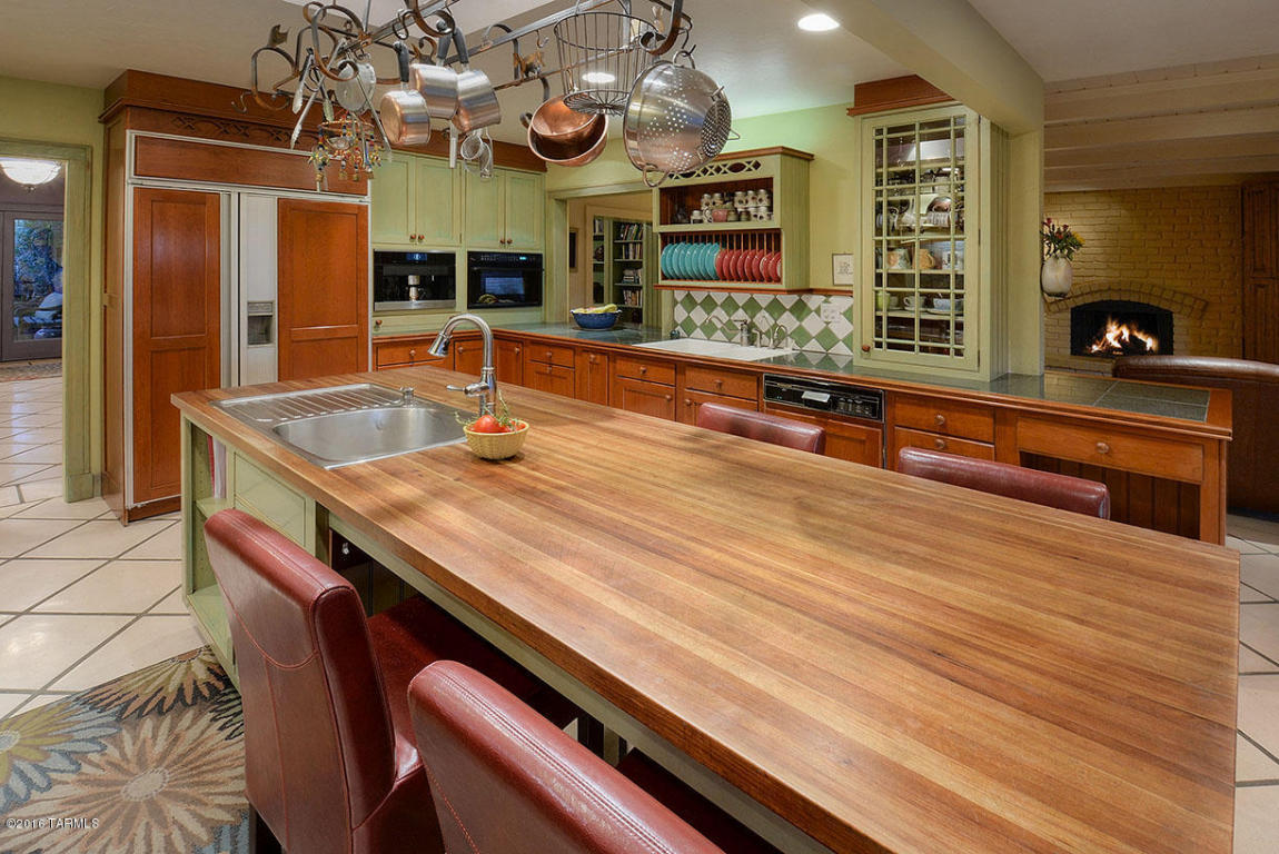 2140 E Circulo Solaz, Tucson, AZ 85718 photo 12