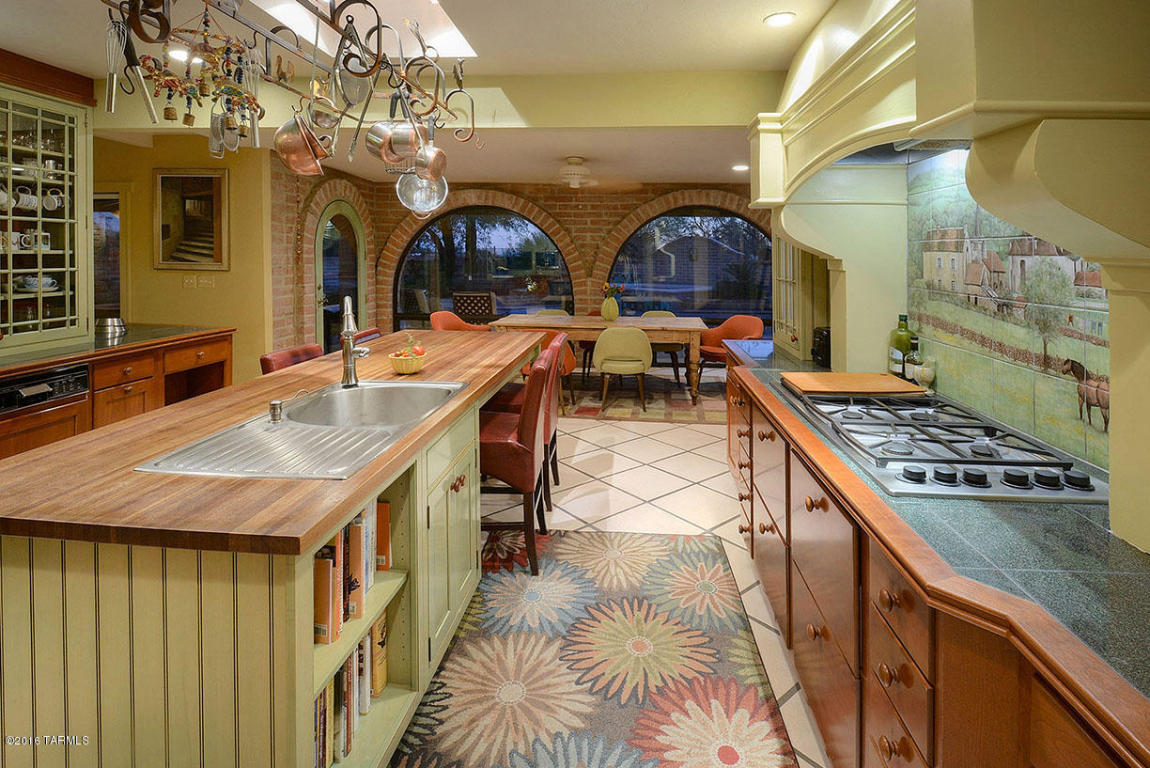 2140 E Circulo Solaz, Tucson, AZ 85718 photo 10