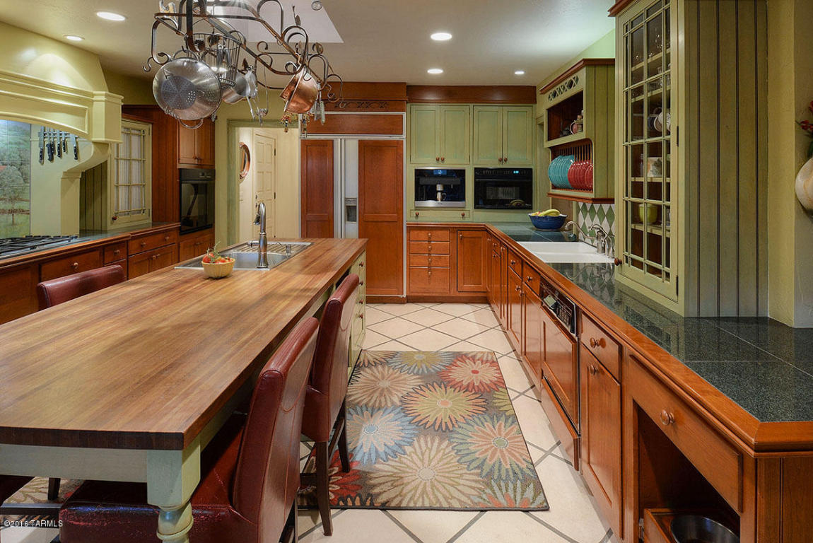 2140 E Circulo Solaz, Tucson, AZ 85718 photo 9