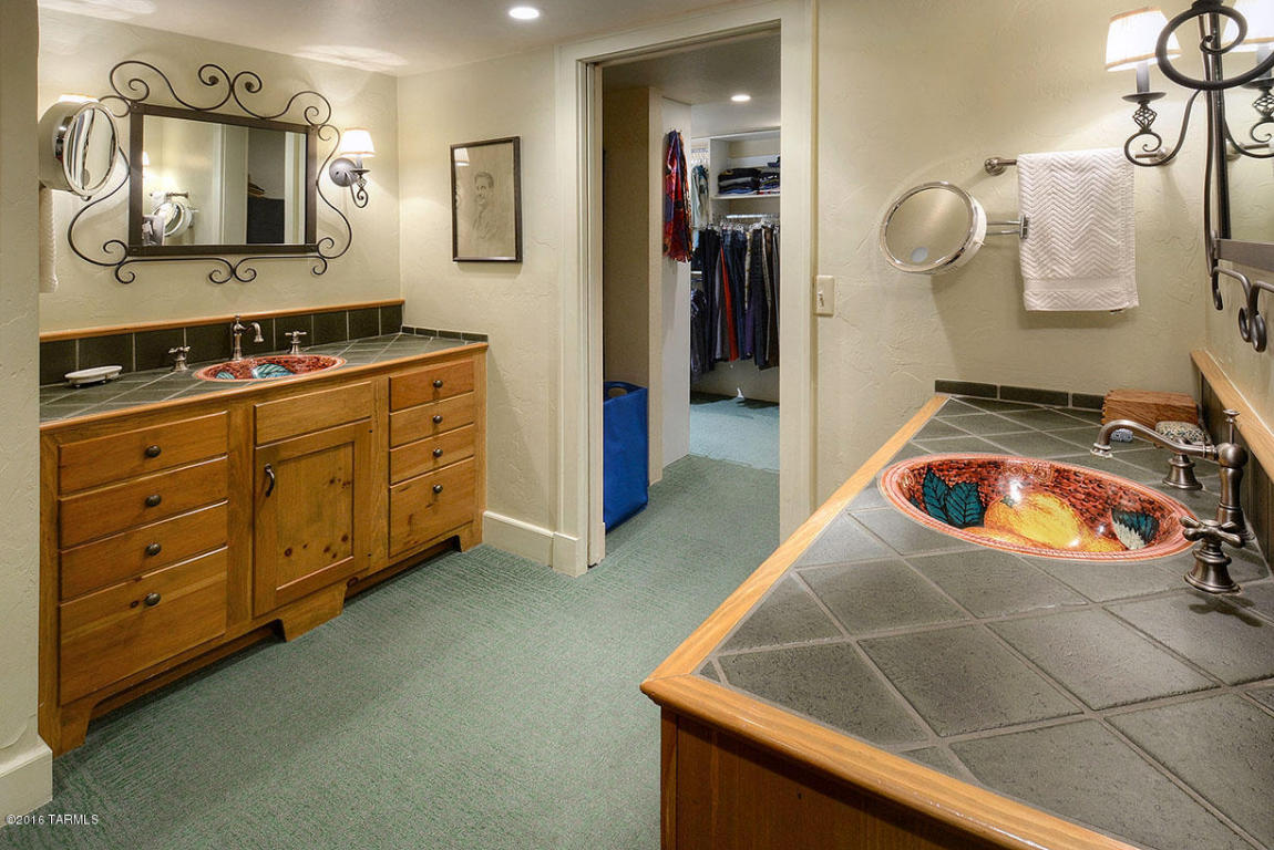 2140 E Circulo Solaz, Tucson, AZ 85718 photo 17
