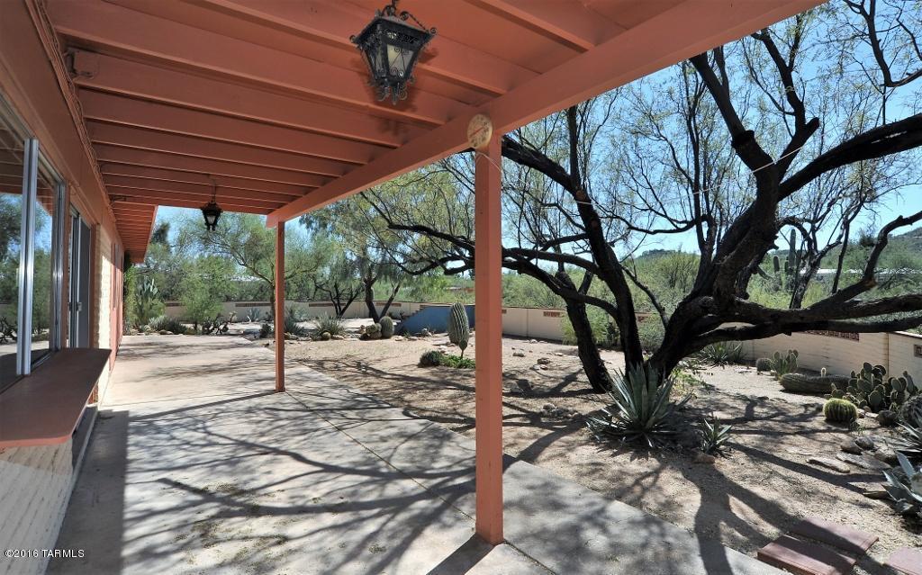 8448 E Rawhide Trl, Tucson, AZ 85750 photo 2