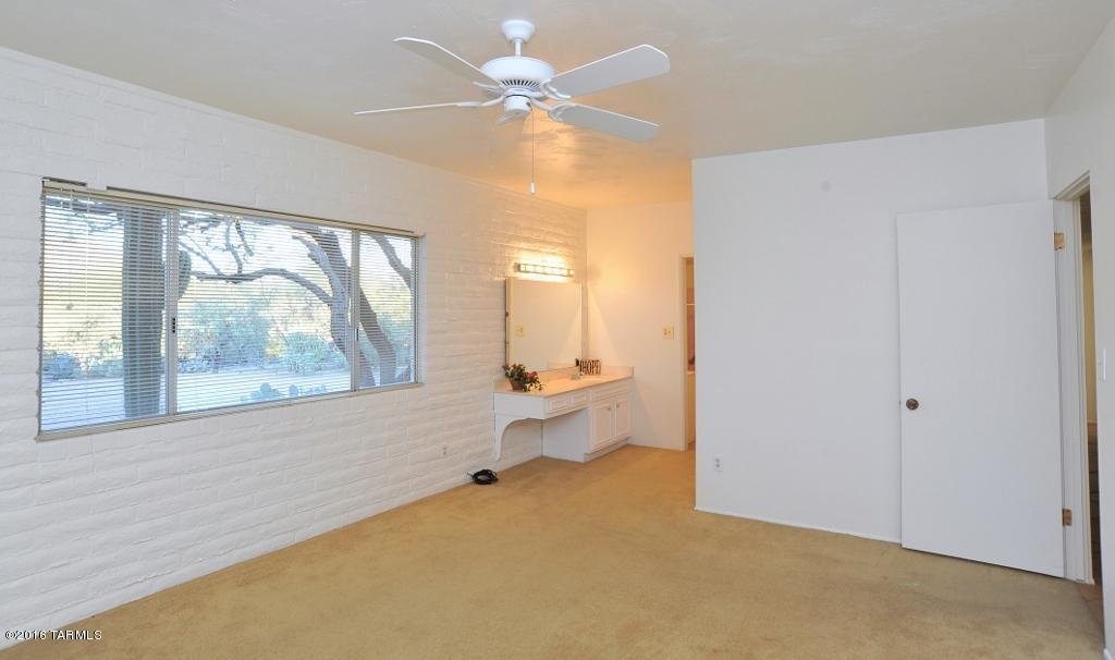 8448 E Rawhide Trl, Tucson, AZ 85750 photo 16