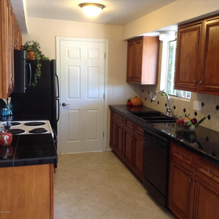 9637 E Myra Dr, Tucson, AZ 85730 photo 2