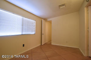 4125 E Montecito, Tucson, AZ 85711 photo 13
