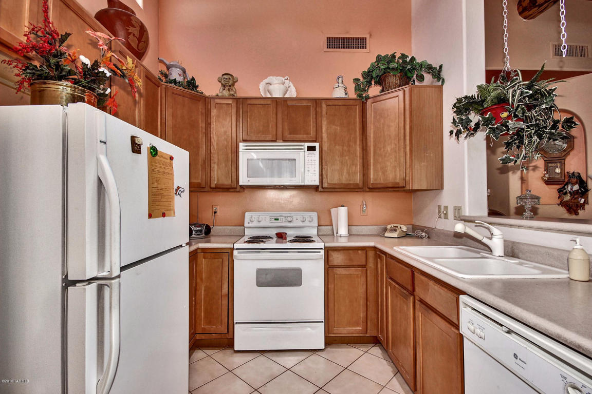7655 E Chase Park Loop, Tucson, AZ 85710 photo 2