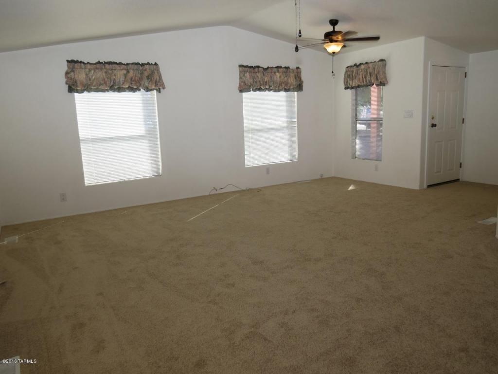 1049 Easy St, Tucson, AZ 85719 photo 2