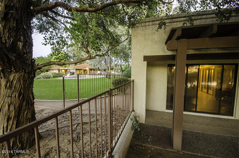 9239 E Lakeside Ct, Tucson, AZ 85749 photo 4