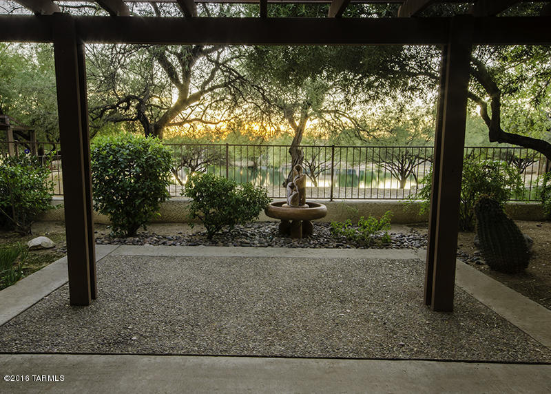 9239 E Lakeside Ct, Tucson, AZ 85749 photo 2