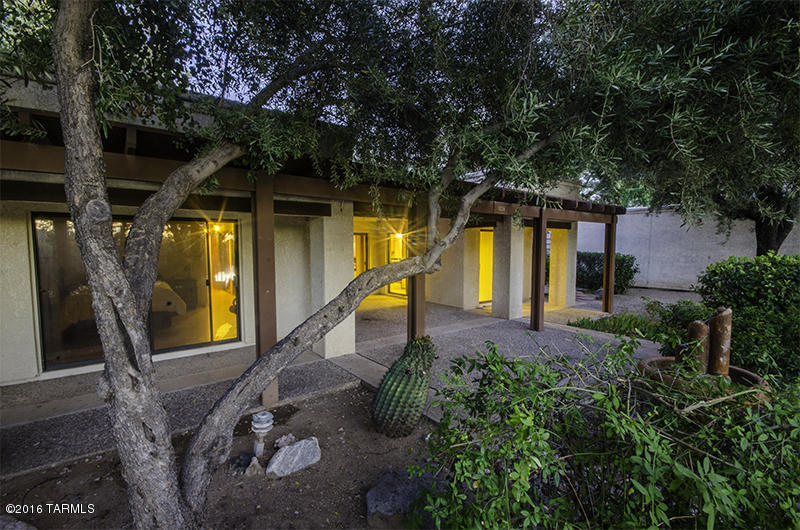 9239 E Lakeside Ct, Tucson, AZ 85749 photo 3