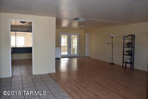 8642 E 3rd St, Tucson, AZ 85710 photo 2
