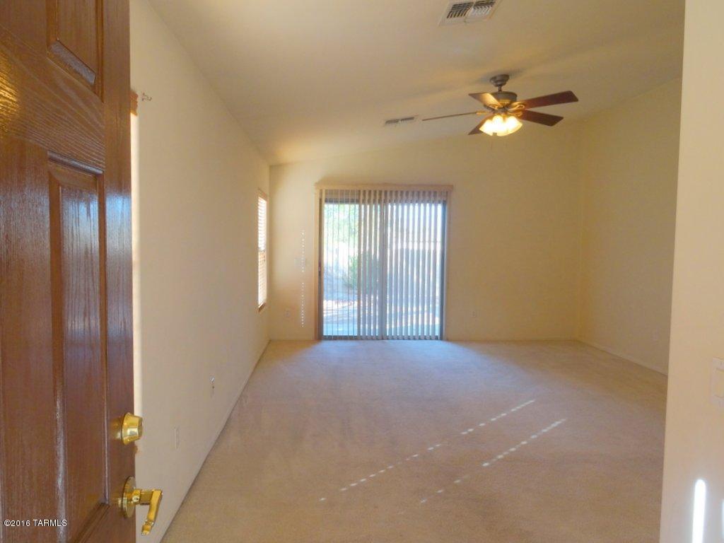 5865 E Chaucers Dr, Tucson, AZ 85756 photo 2
