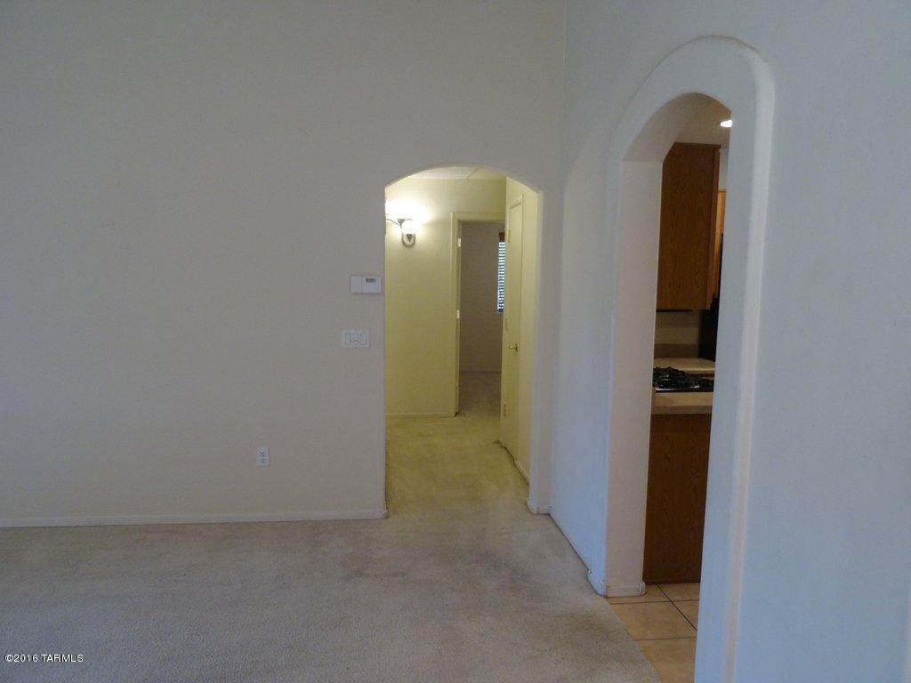 5865 E Chaucers Dr, Tucson, AZ 85756 photo 5