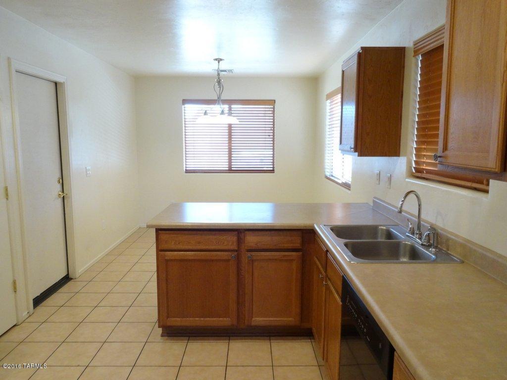 5865 E Chaucers Dr, Tucson, AZ 85756 photo 6