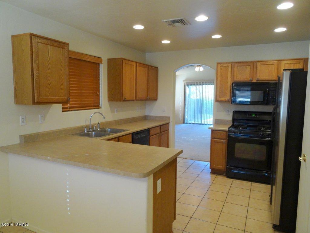 5865 E Chaucers Dr, Tucson, AZ 85756 photo 7