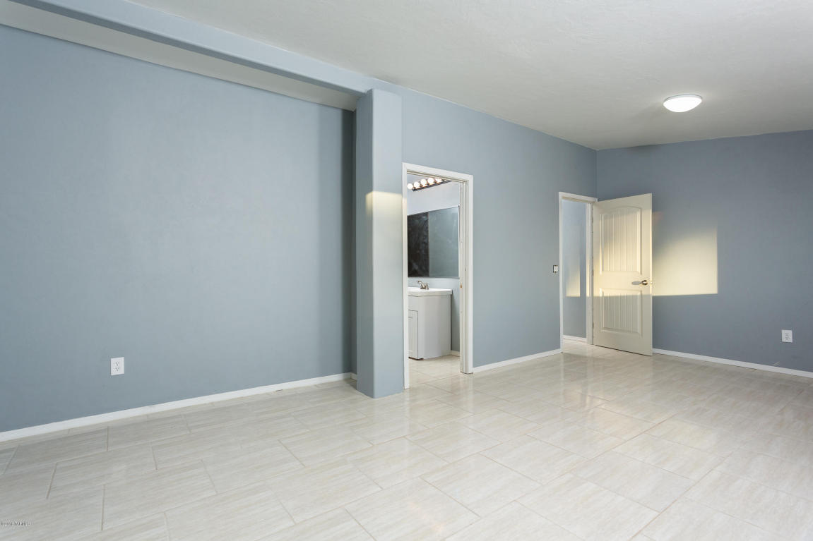 2331 E Warwick Vis, Tucson, AZ 85713 photo 15
