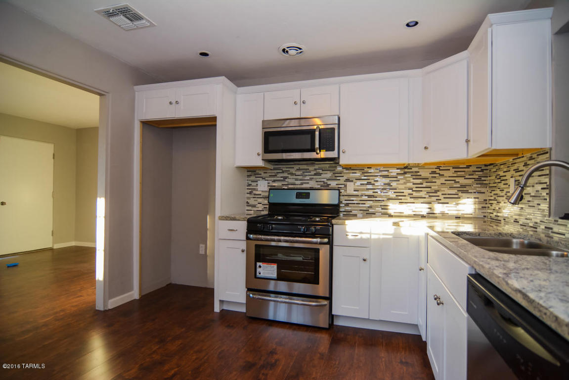 2419 E Beverly Dr, Tucson, AZ 85719 photo 4