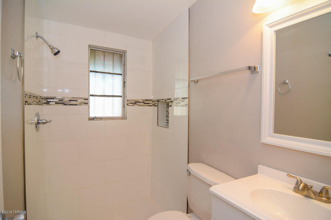 2419 E Beverly Dr, Tucson, AZ 85719 photo 7