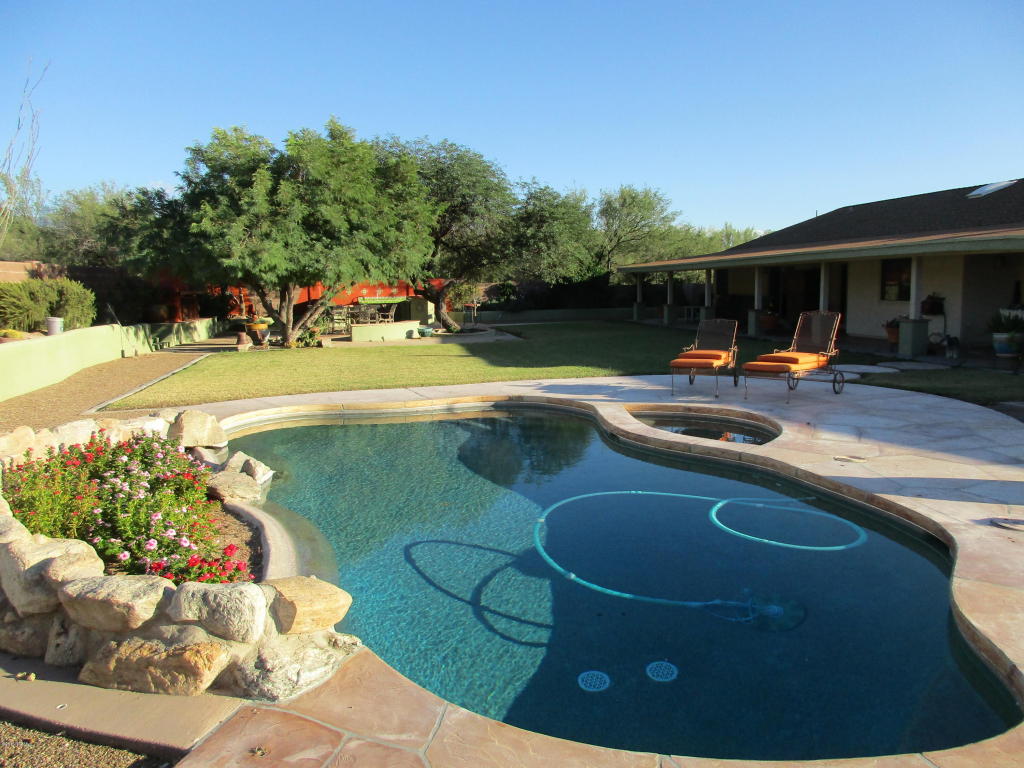 4358 N Windridge Loop, Tucson, AZ 85749 photo 3