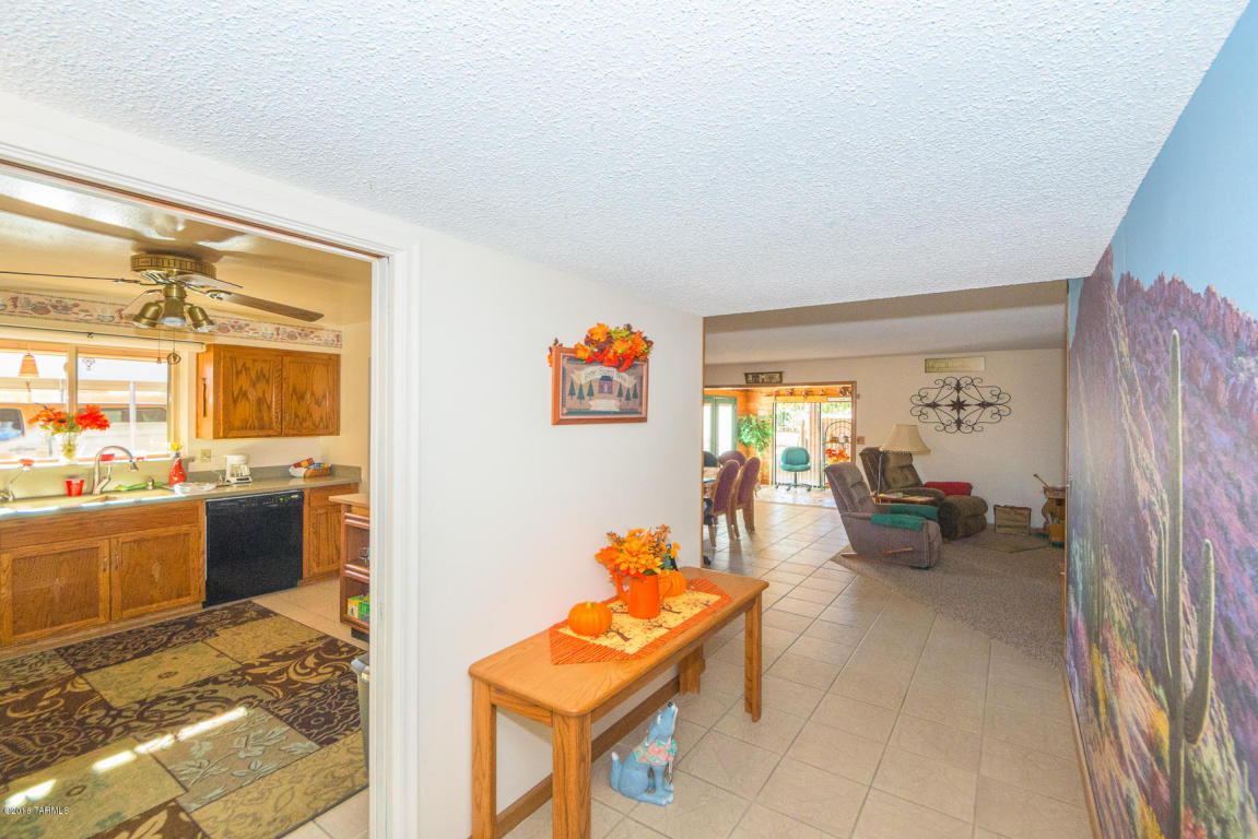 10040 Eric Alan Pl, Tucson, AZ 85748 photo 3