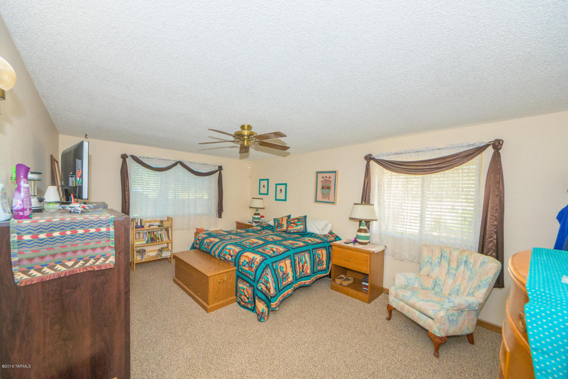 10040 Eric Alan Pl, Tucson, AZ 85748 photo 6