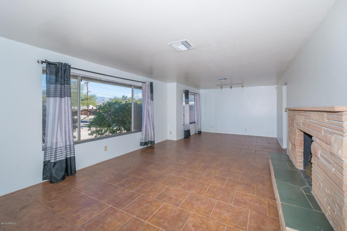 5750 E 5th St, Tucson, AZ 85711 photo 2