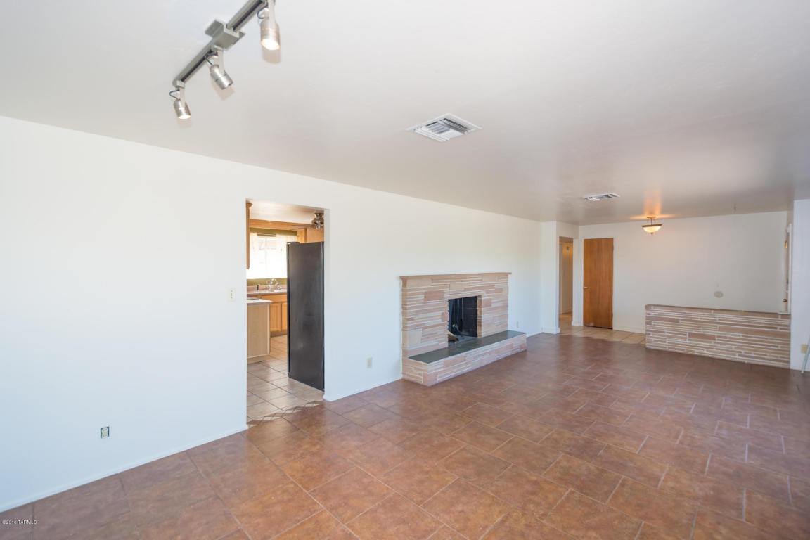 5750 E 5th St, Tucson, AZ 85711 photo 3