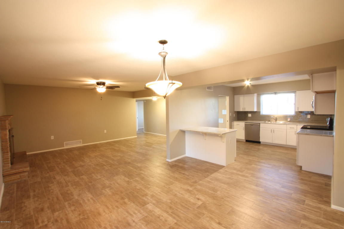 5615 E 10th St, Tucson, AZ 85711 photo 1