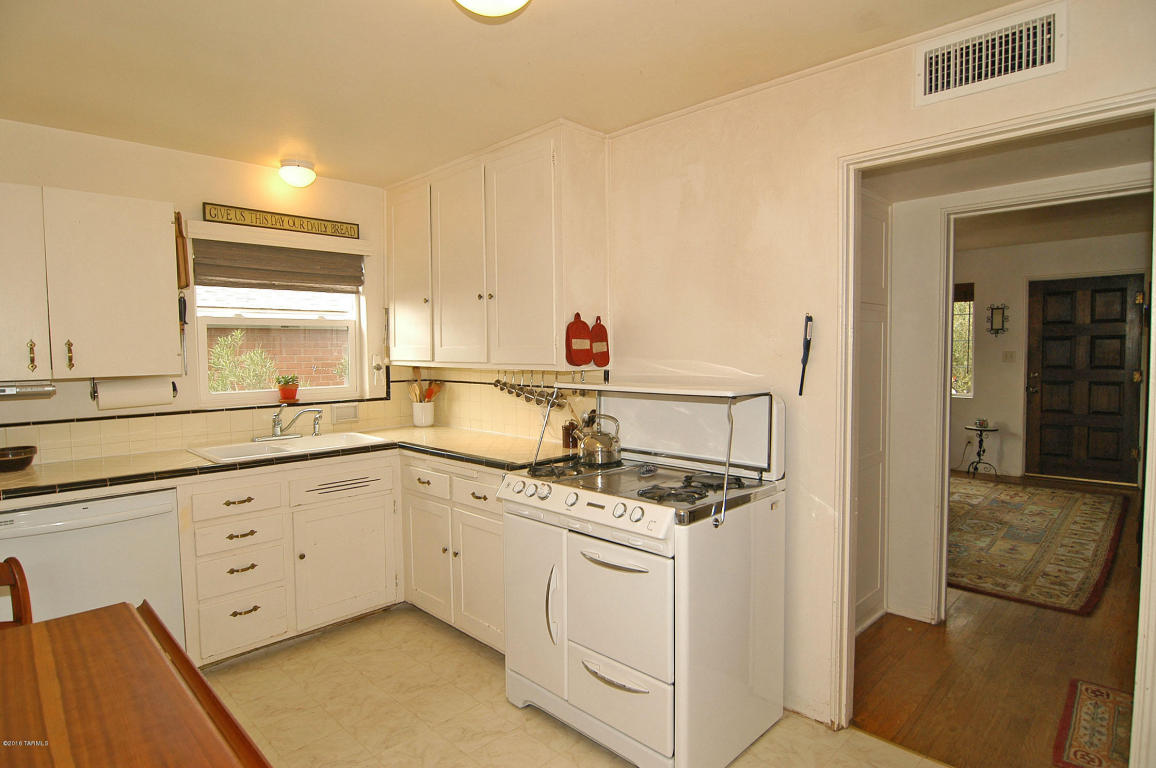 1146 E Waverly St, Tucson, AZ 85719 photo 3