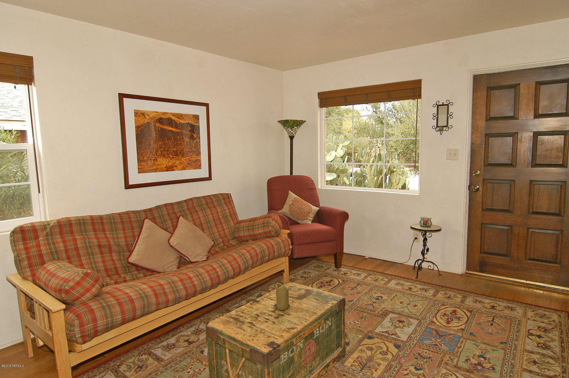 1146 E Waverly St, Tucson, AZ 85719 photo 2
