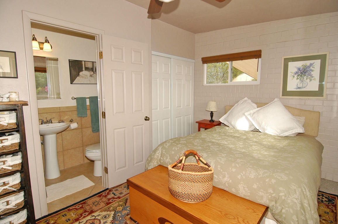 1146 E Waverly St, Tucson, AZ 85719 photo 4