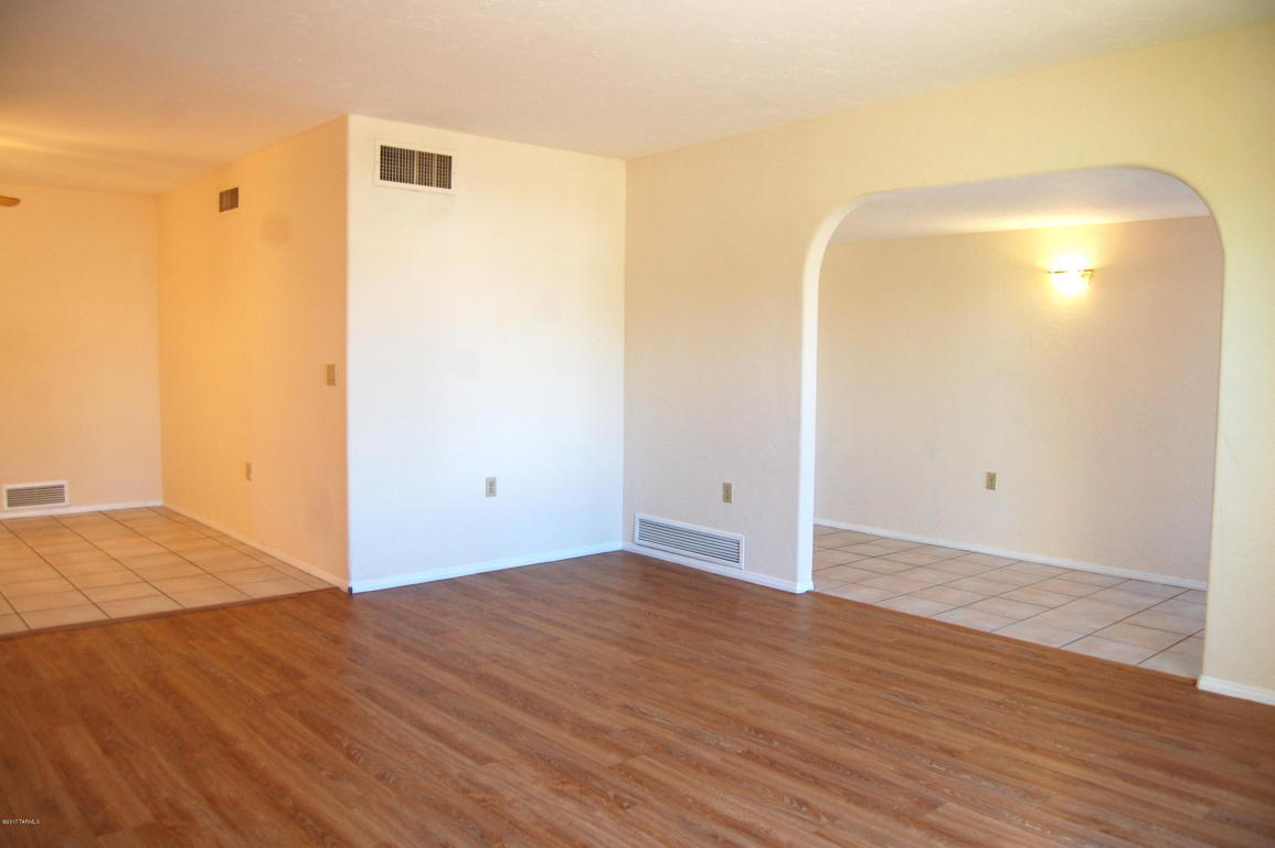 355 S Stefan Pl, Tucson, AZ 85748 photo 3
