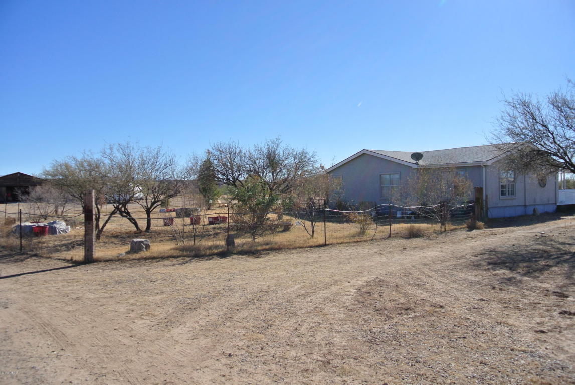 663 S Greenleaf Rd, Benson, AZ 85602 photo 3