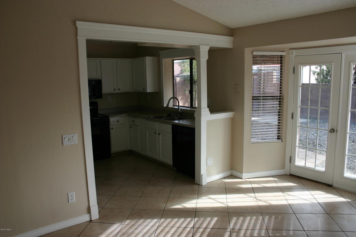 5281 W Eaglestone Loop, Tucson, AZ 85742 photo 3