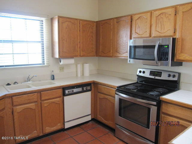 5396 E Francisco Loop, Tucson, AZ 85712 photo 6