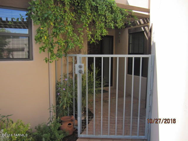 5396 E Francisco Loop, Tucson, AZ 85712 photo 2